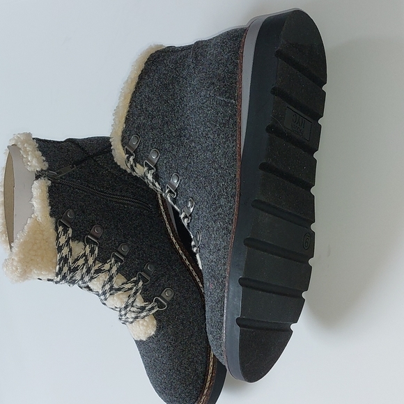 Madden NYC Hiker Wedge Boots - Picture 12 of 12